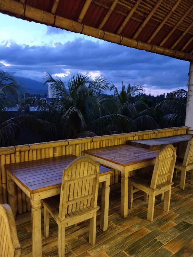 Amed Stop Inn Homestay, Rooftop Restaurant And Bar Exterior foto